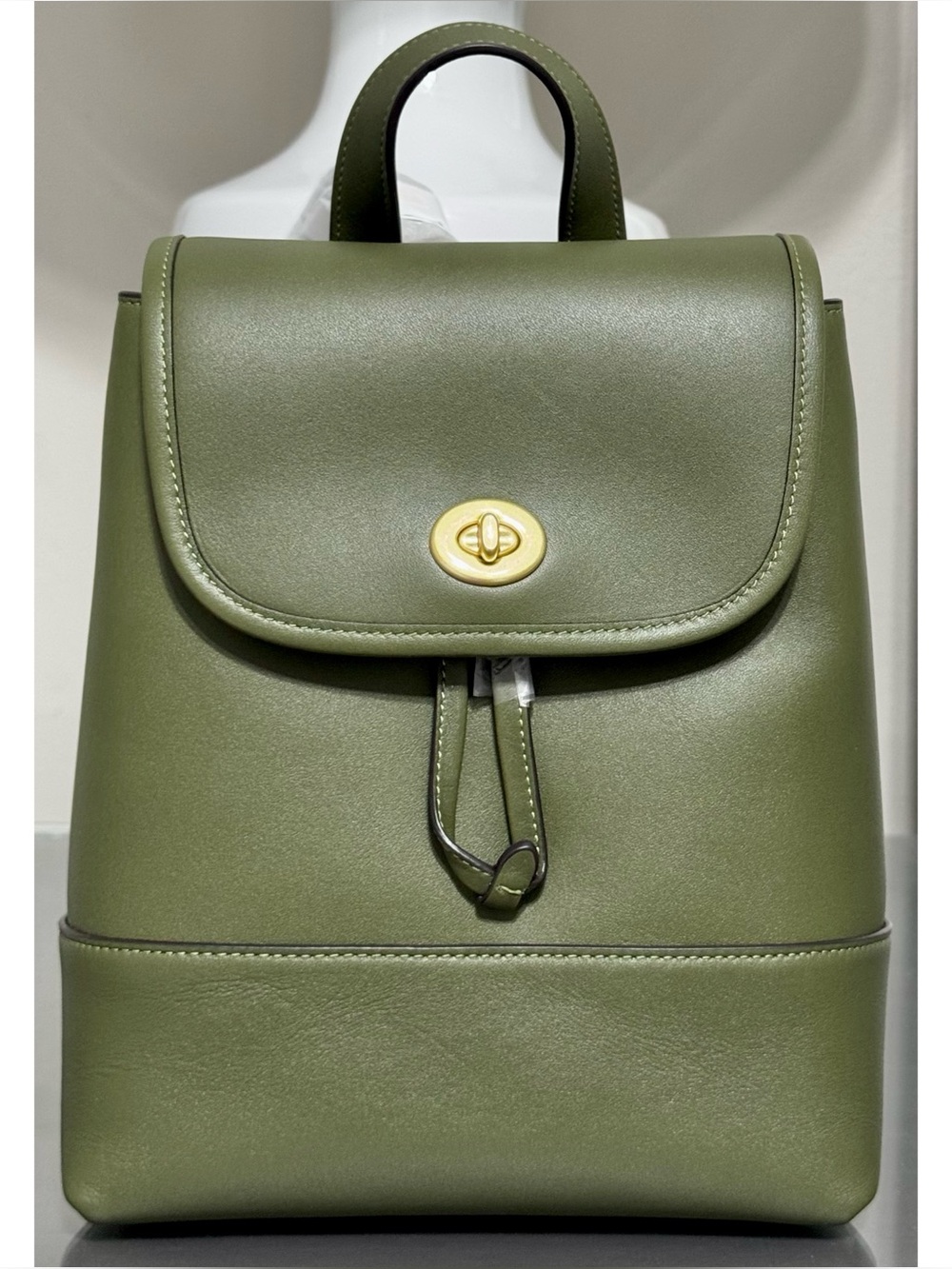 COACH Originals Turnlock Glovetanned Leather Backpack, OLIVE GREEN - Picture 2 of 10